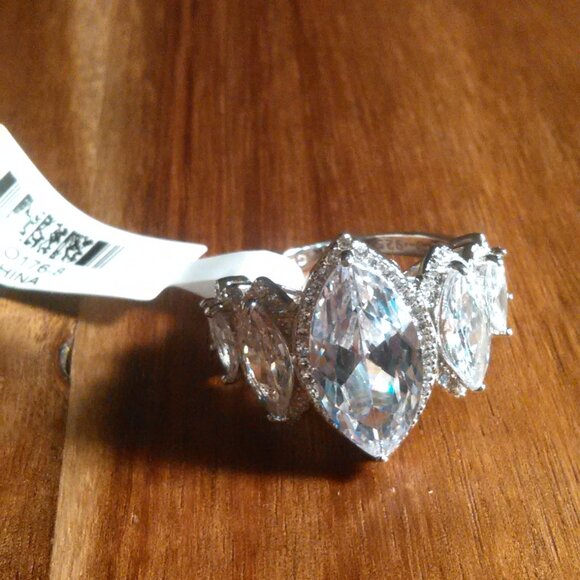 White Cubic Zirconia Sterling Silver Ring (Size 8) - Picture 5 of 15